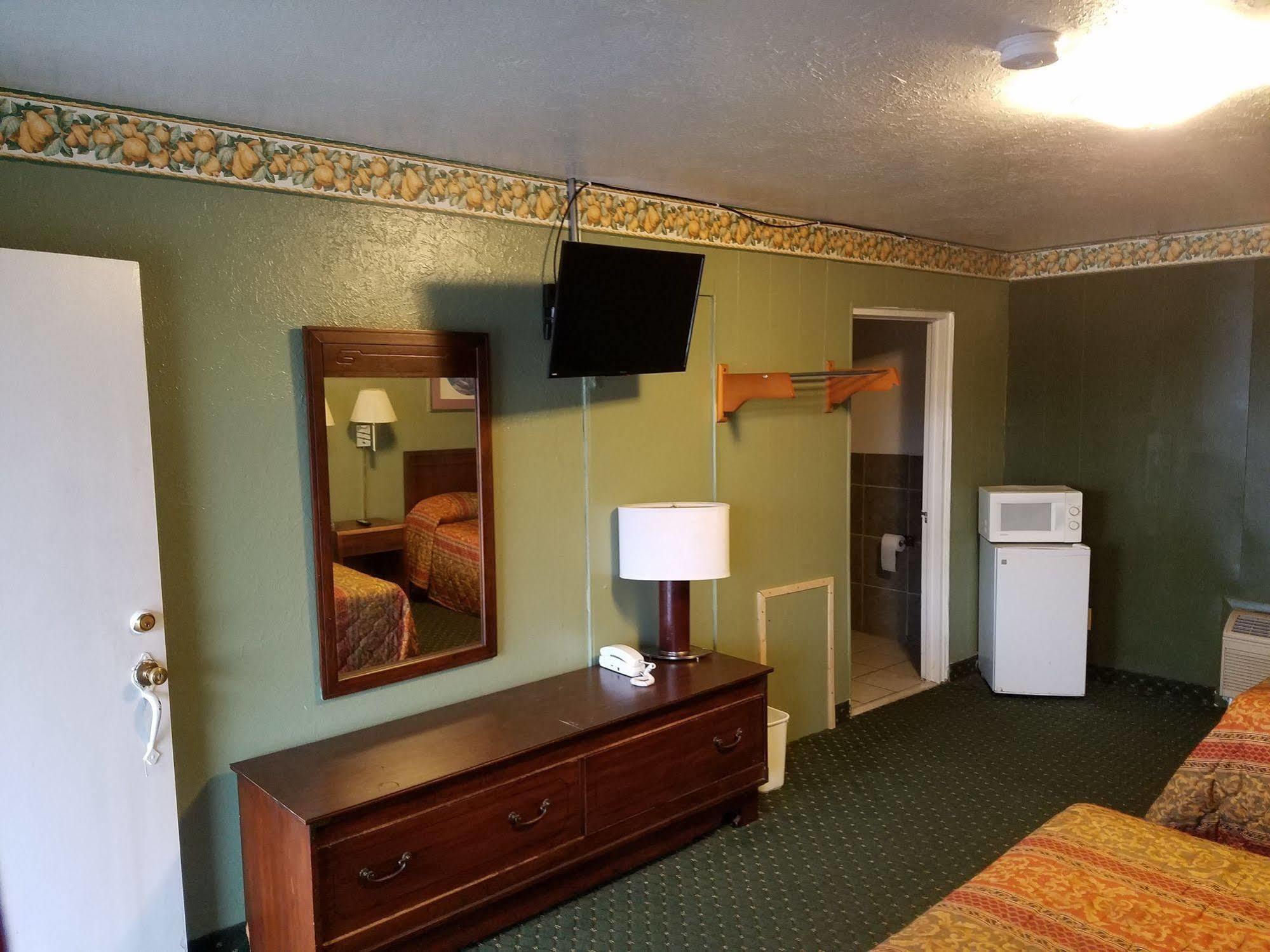 Budget Inn Принстон Экстерьер фото